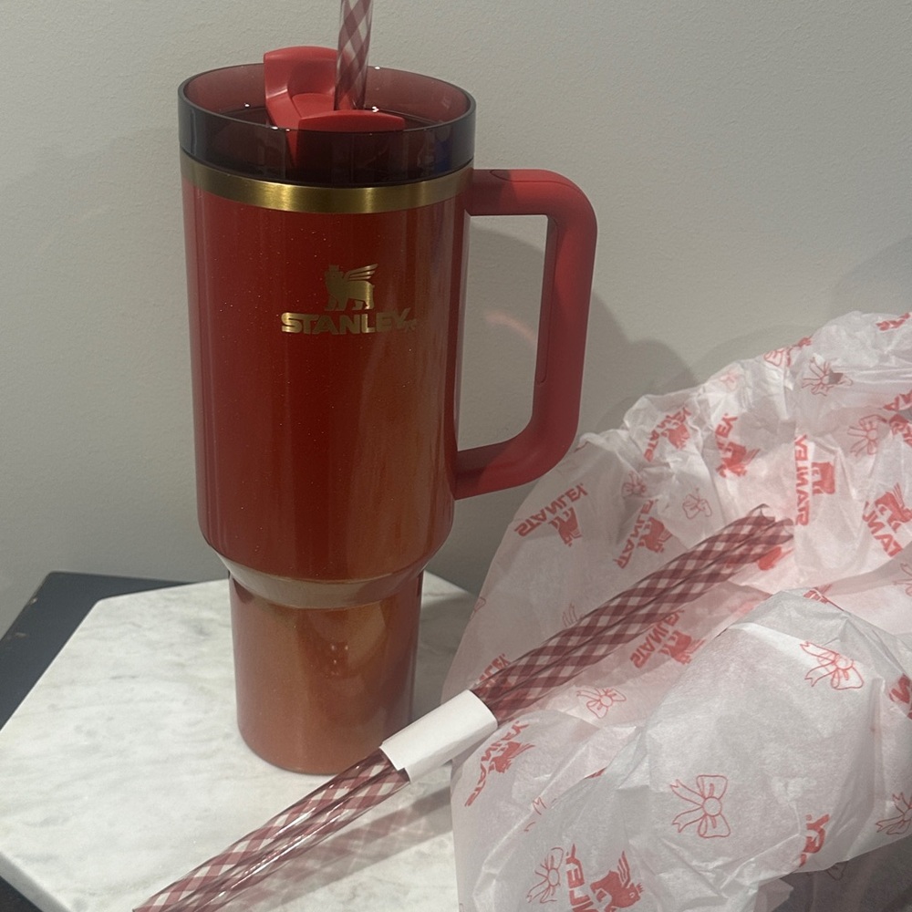 stanley 40oz scarlet tinsel - Picture 4 of 10